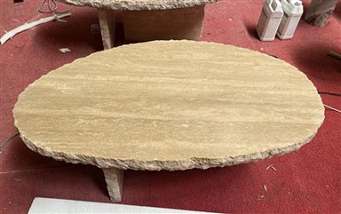 Stolić za kavu od prirodnog travertina