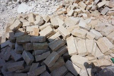 Popločani blok od žutog granitnog kubnog kamena